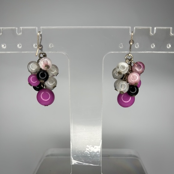Pink and White Geometric Dangle Earrings - Picture 4 of 4